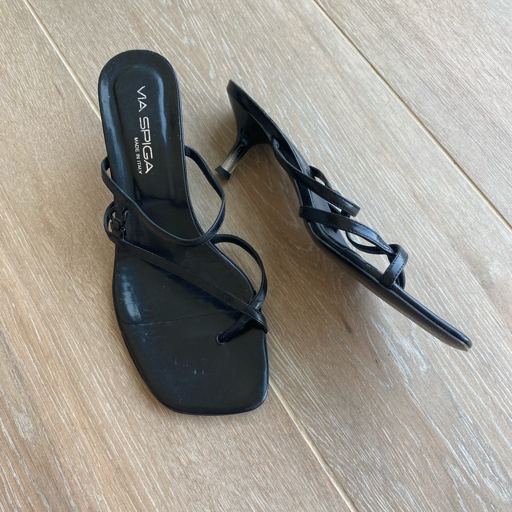 Strappy sandal kitten heels